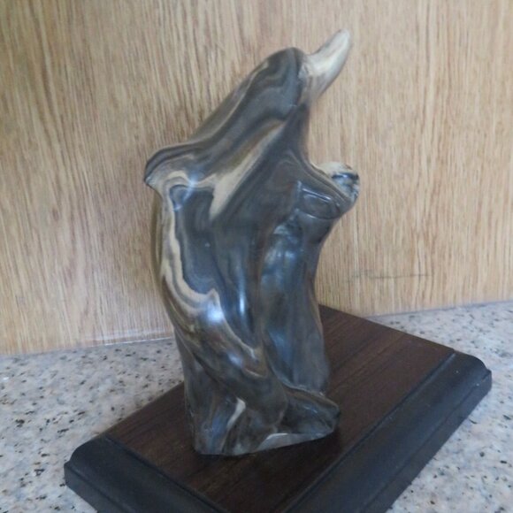 Thorn Canada Dolphin Figurine on Wood Base 6.5" Vintage (K601) - Picture 3 of 10